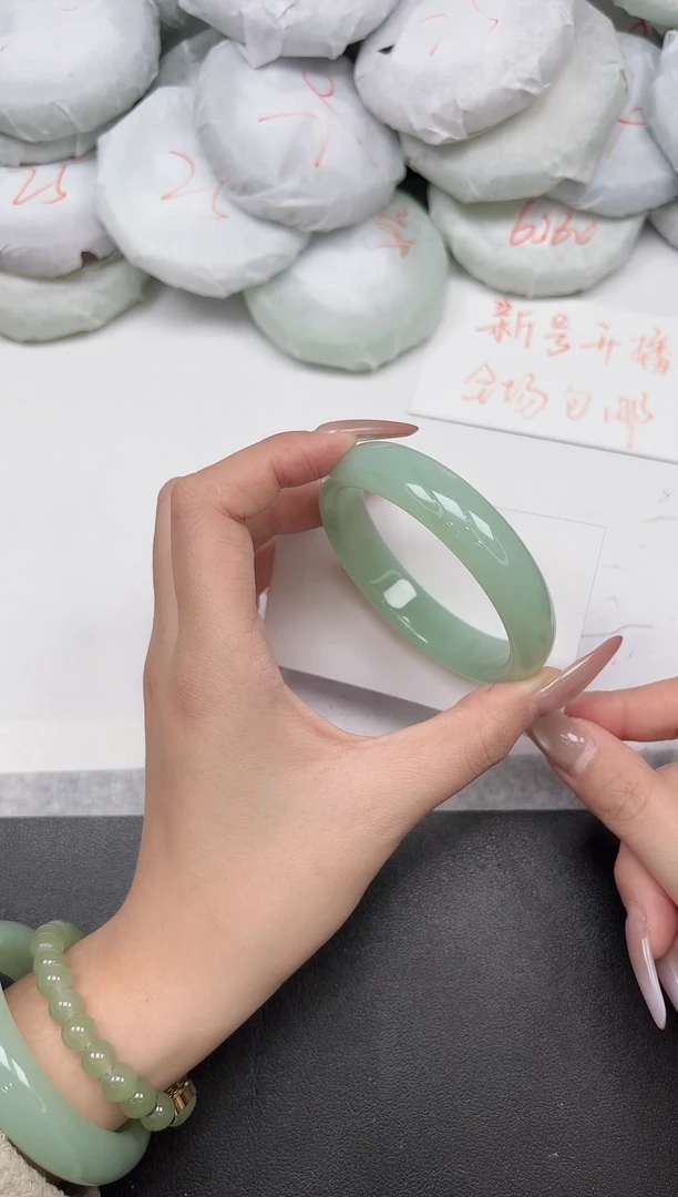 东凌女款手镯275-58.4