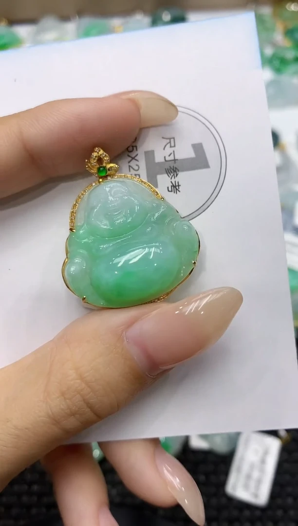 颈饰18K金镶嵌翡翠111111111111