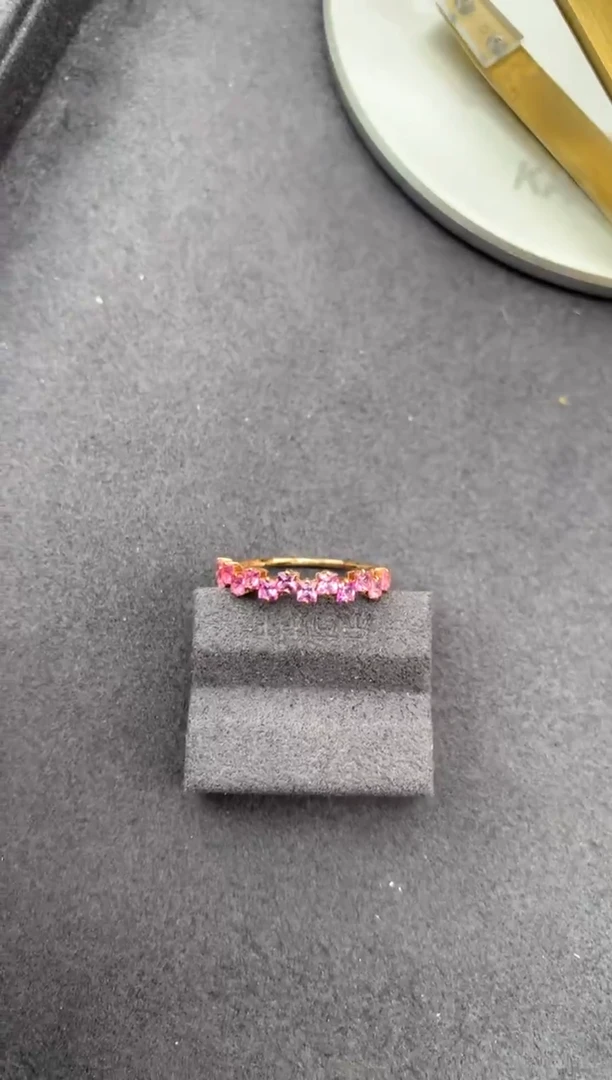 戒指彩色蓝宝石18K金镶嵌1ct彩蓝宝 定制 GE