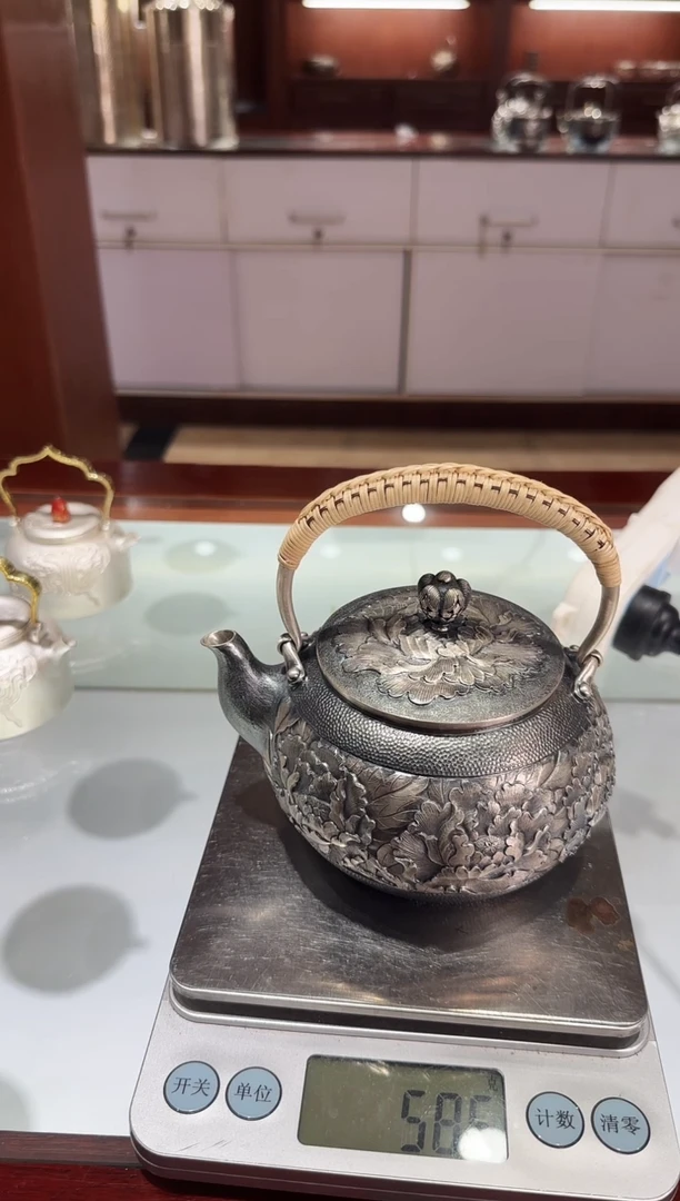 小*哥足银999精工手工牡丹鏨刻提梁烧水壶