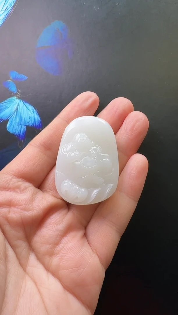 颈饰未镶嵌和田玉吊坠