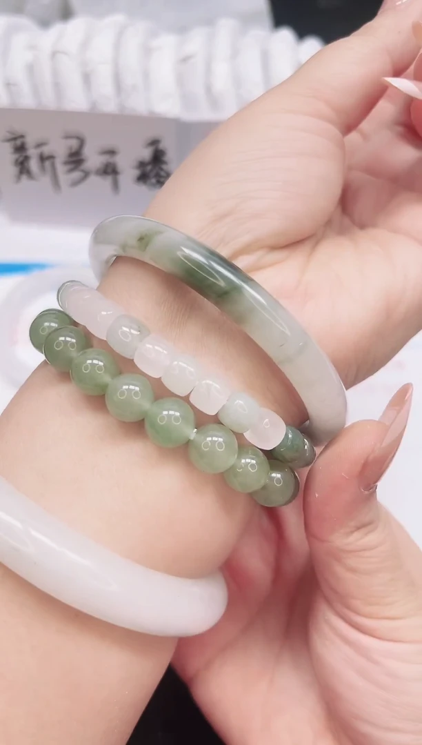 未镶嵌手镯石英质玉128-64.3