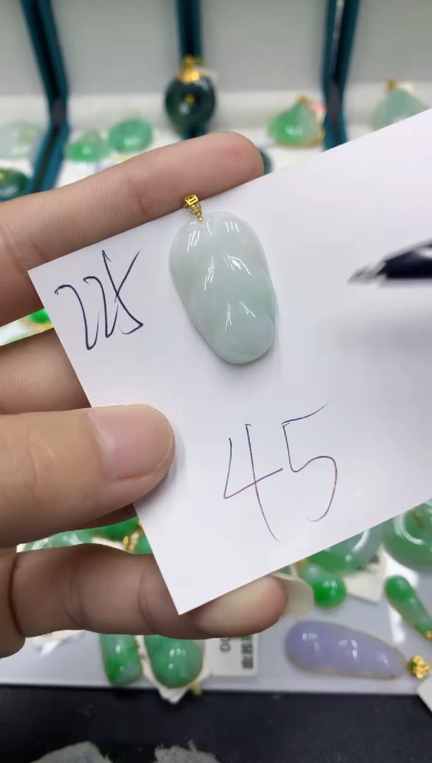 【闪购商品】翡翠颈饰18K金镶嵌翡翠