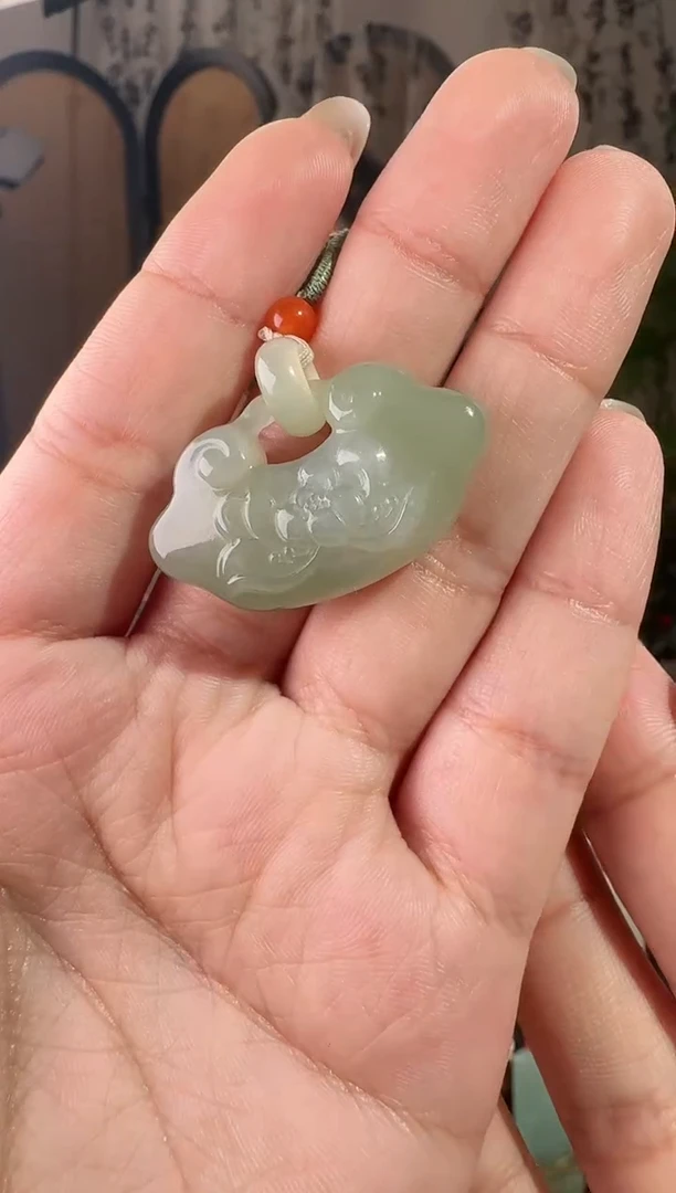 颈饰未镶嵌和田玉扣环锁