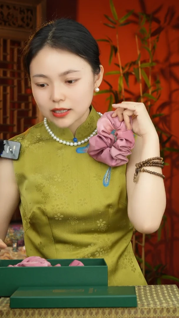 刺绣桑蚕丝大肠圈发圈