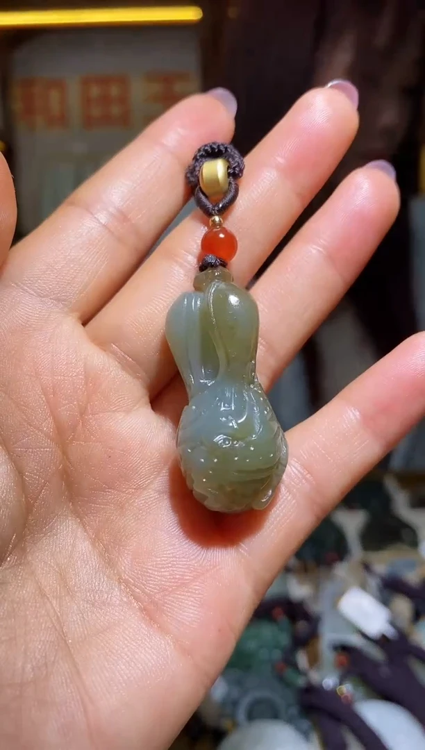 颈饰未镶嵌和田玉1