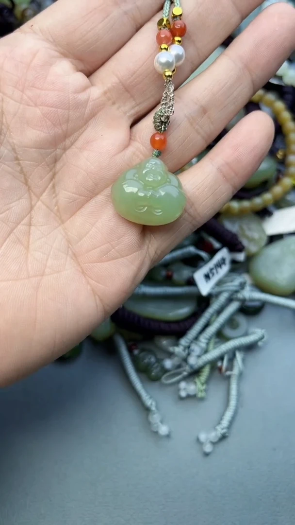 颈饰未镶嵌和田玉多样性发货  拍一发一