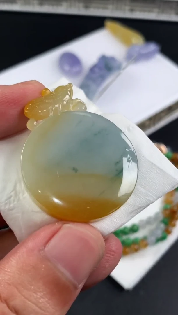 未镶嵌定制翡翠嫣**灵翡翠