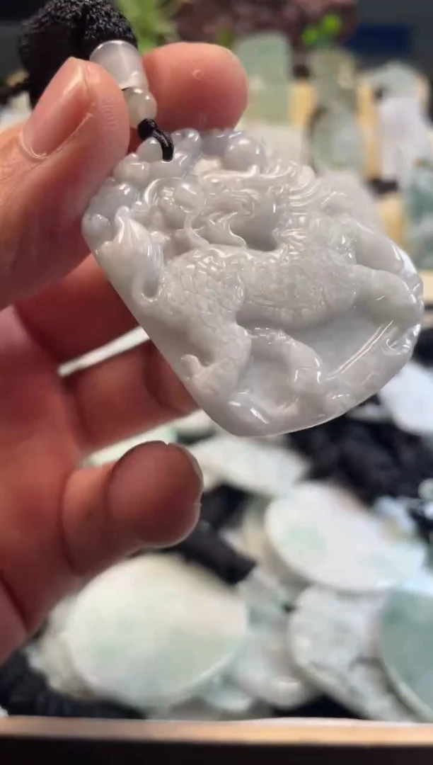 颈饰未镶嵌翡翠12/06/002