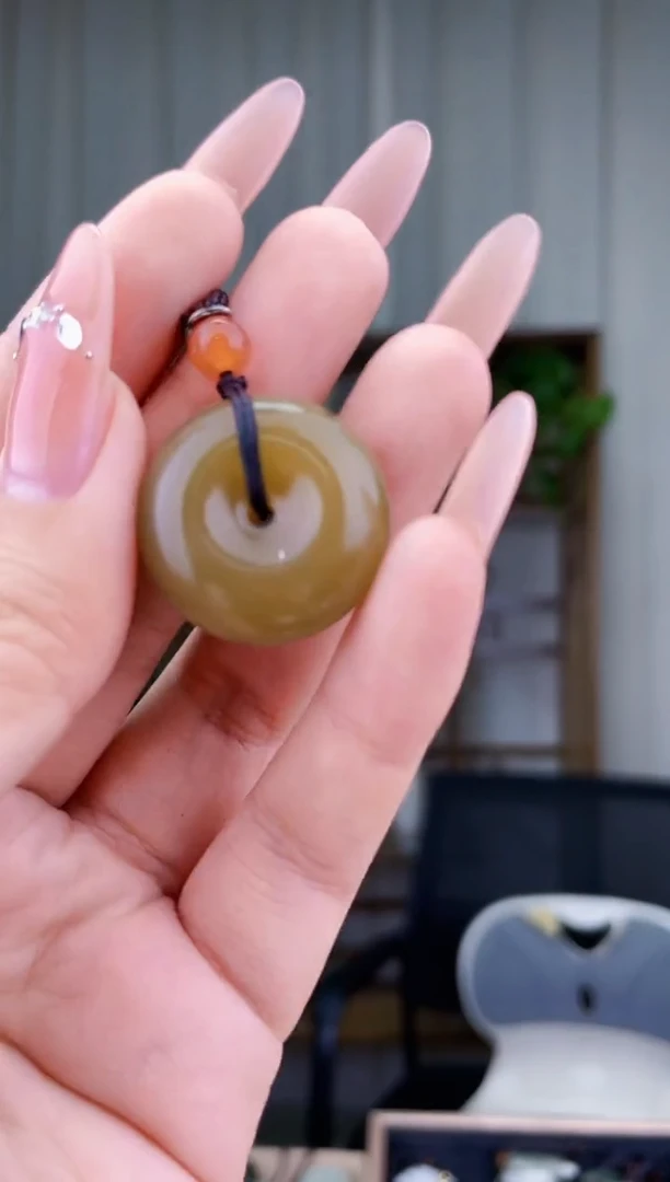 和田玉未镶嵌挂件拍一发一，多样性发货！