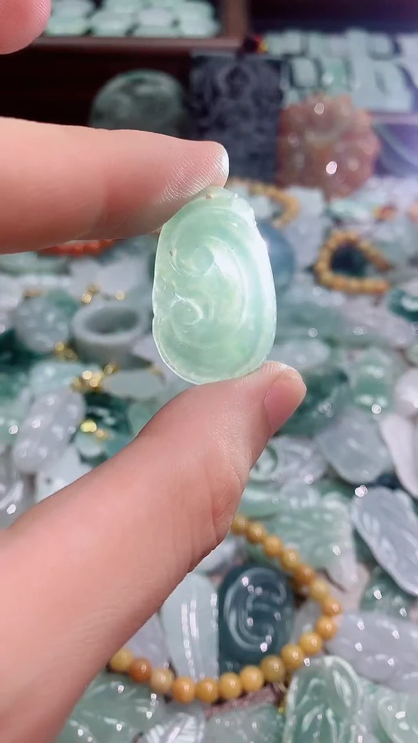 吊坠(不含链)未镶嵌翡翠天然A货翡翠（不含链）