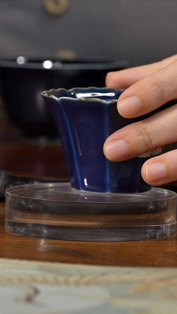729宝石蓝八方花口杯