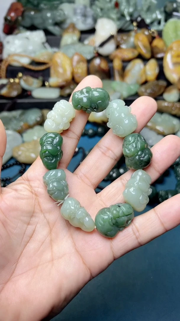 未镶嵌和田玉把件-