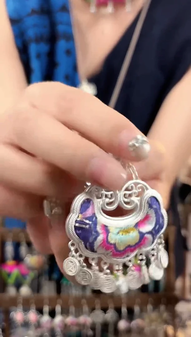 织绣民族风非遗老绣饰品141