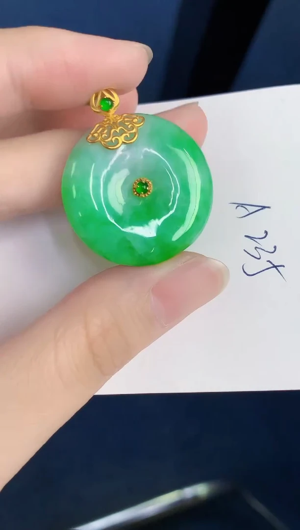 颈饰18K金镶嵌翡翠天然翡翠缅甸A货