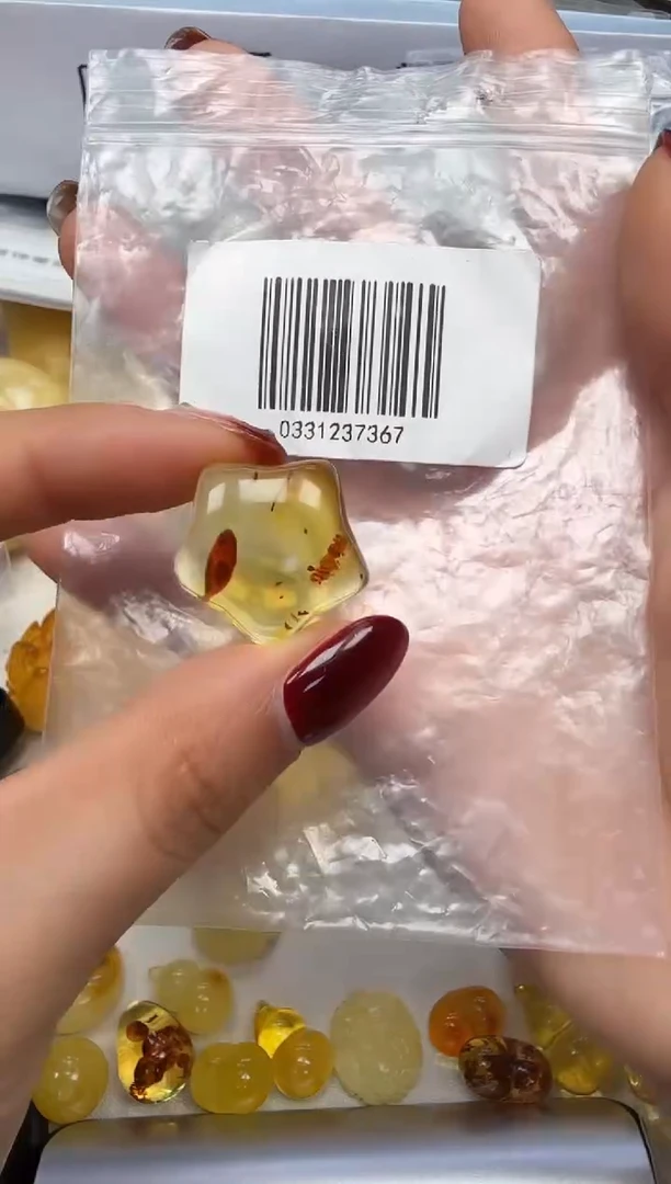 裸石琥珀未镶嵌如图