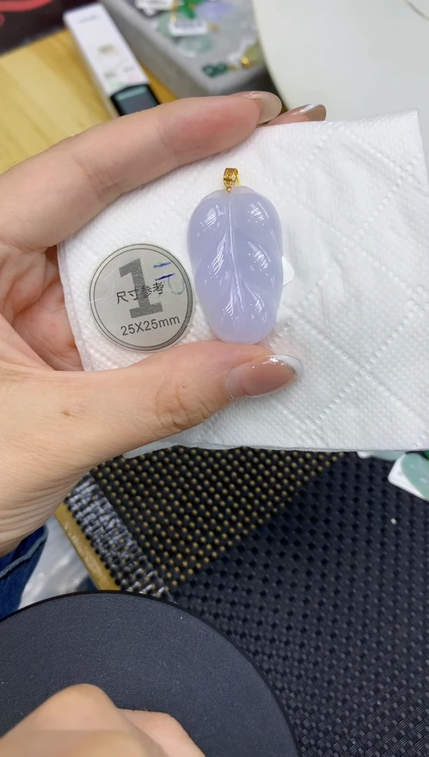颈饰18K金镶嵌翡翠111111111