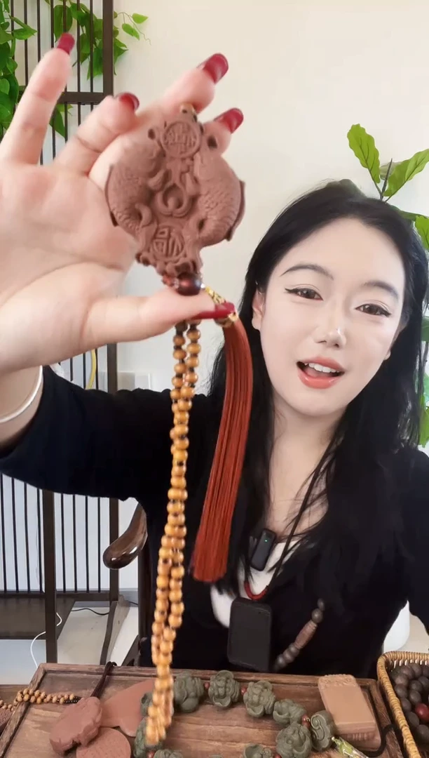 泥塑红麝香方年年有鱼