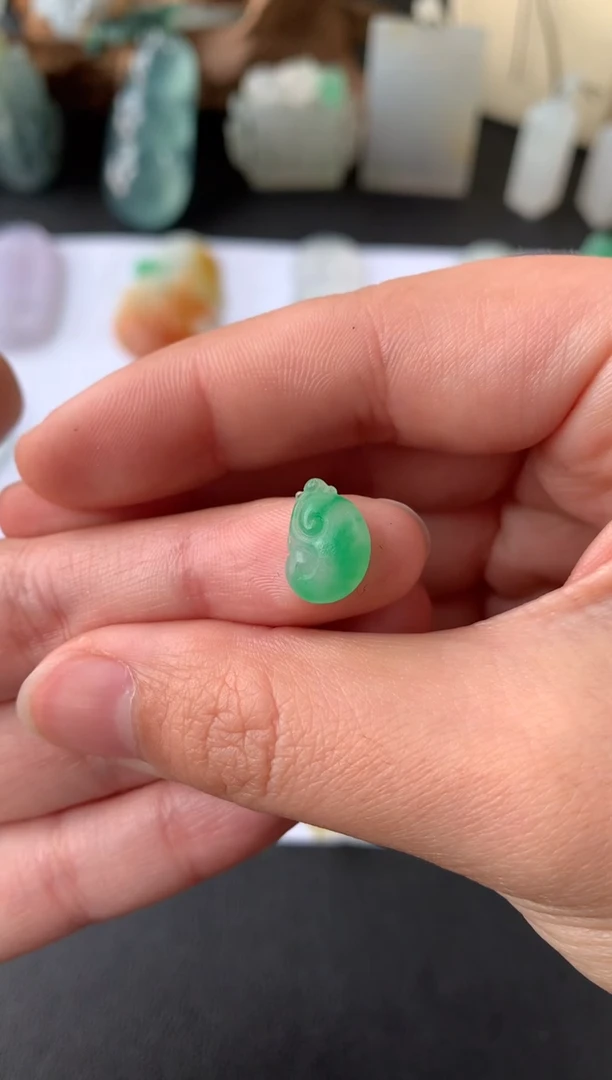 【闪购商品】定制翡翠未镶嵌翡翠