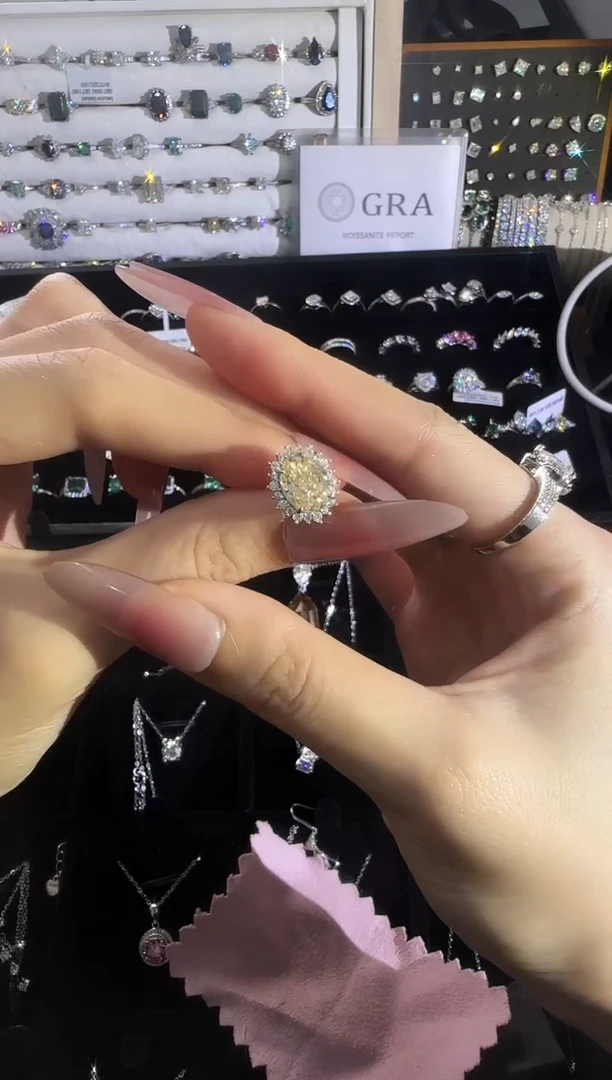 合成碳硅石925银莫桑 2克拉蛋形太阳花耳钉MSE.390Y