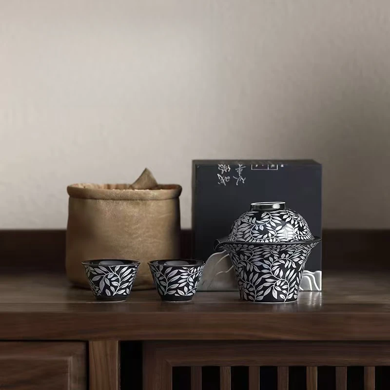 kk0243--黑金银彩缠枝纹陶瓷旅行套