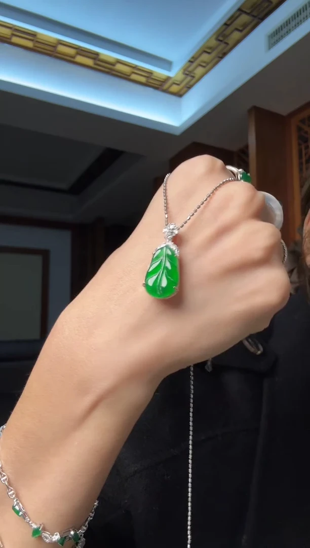 吊坠(不含链)银S925镶嵌翡翠天然翡翠吊坠