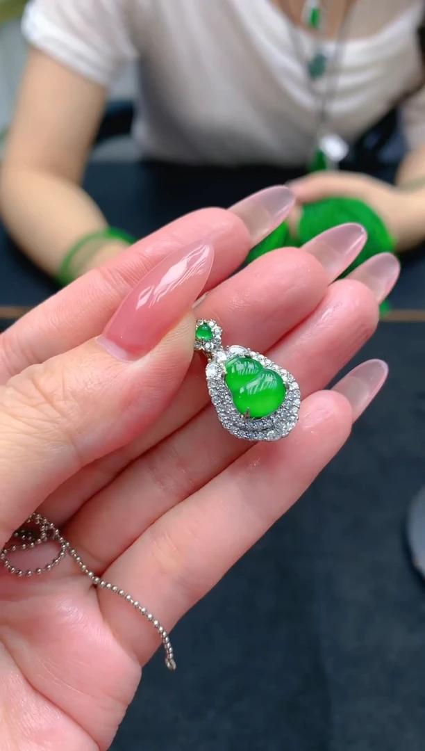 翡翠未镶嵌颈饰天然A货翡翠