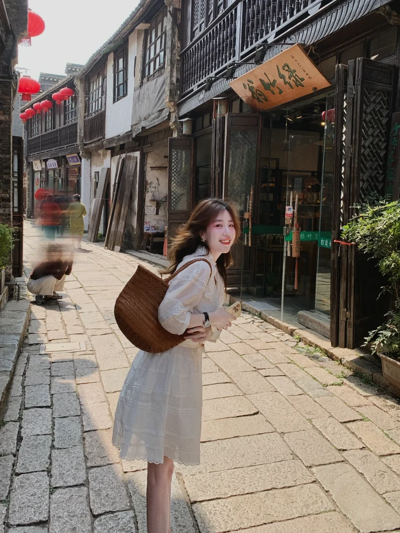 2025春夏季新款茶歇法式温柔连衣裙显瘦复古超仙气质雪纺短裙女潮