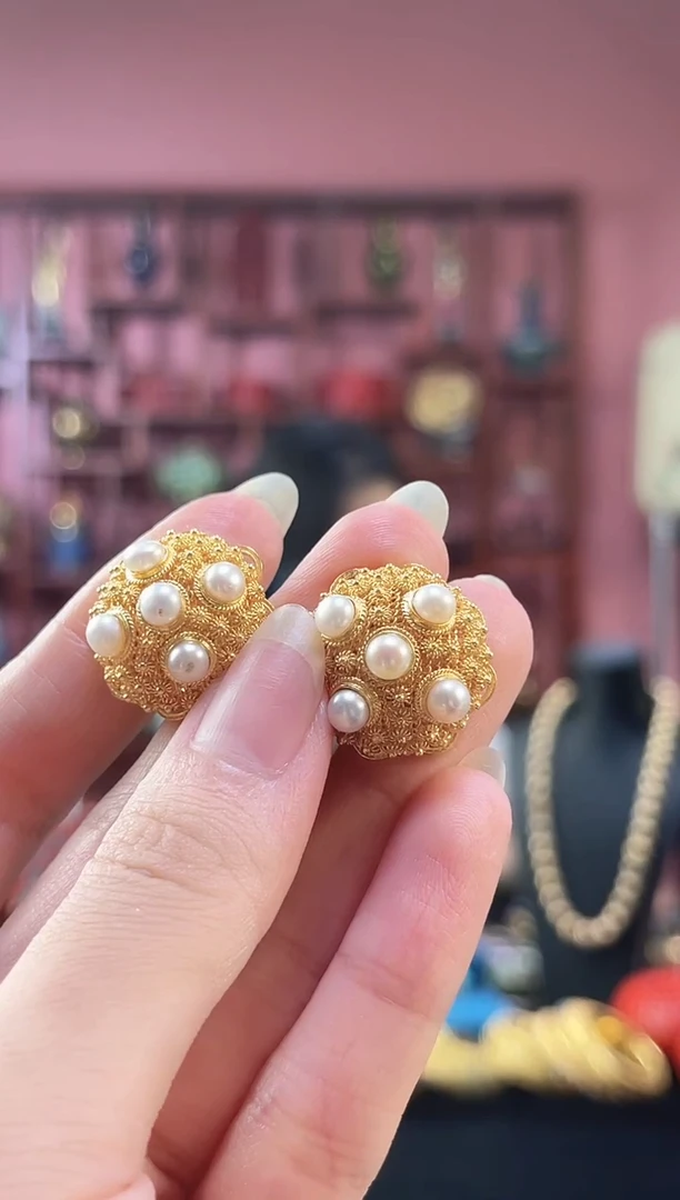 非遗技艺 花丝镶嵌耳饰 淡白 堆松