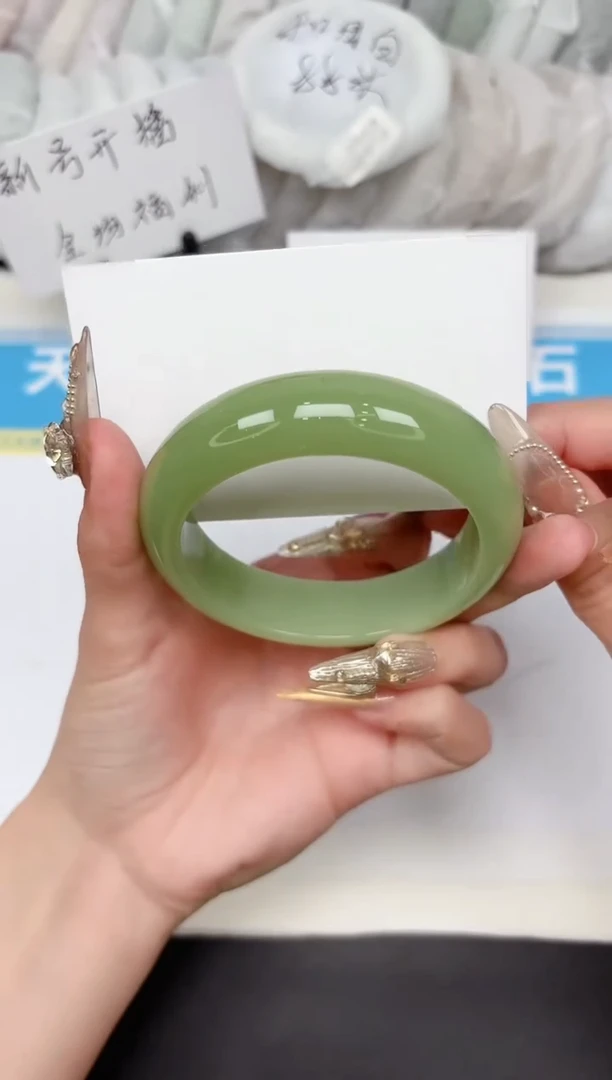 石英质玉手镯未镶嵌166-58.0