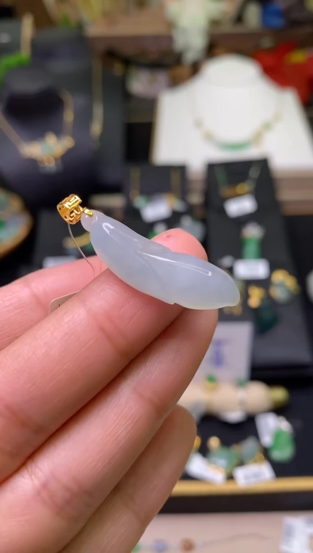 【闪购商品】翡翠颈饰18K金镶嵌净货18052