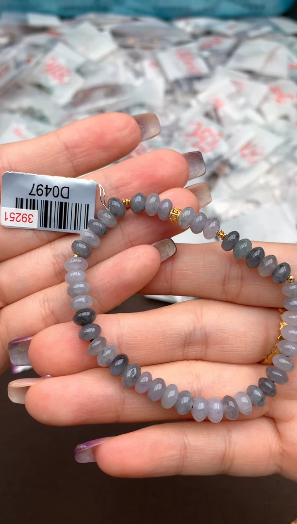 未镶嵌挂件翡翠—