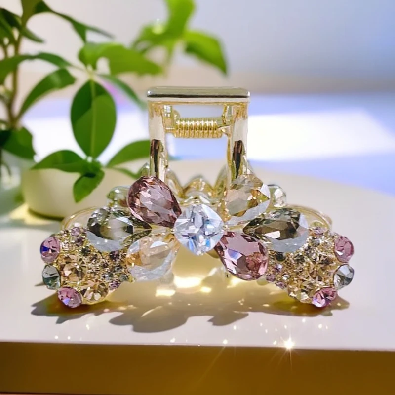 泛是水晶中号抓夹女2025新款高级感水钻气质发卡发量少鲨鱼夹头饰