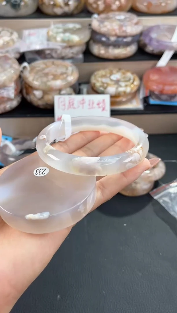 未镶嵌手镯石英质玉65