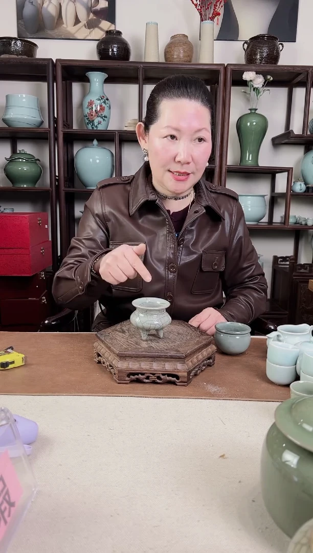 【闪购商品】杯哥窑 三足 格式炉