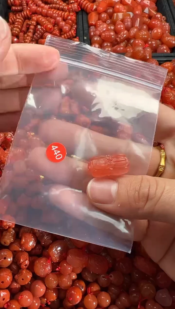 【闪购商品】南红玛瑙颈饰未镶嵌1