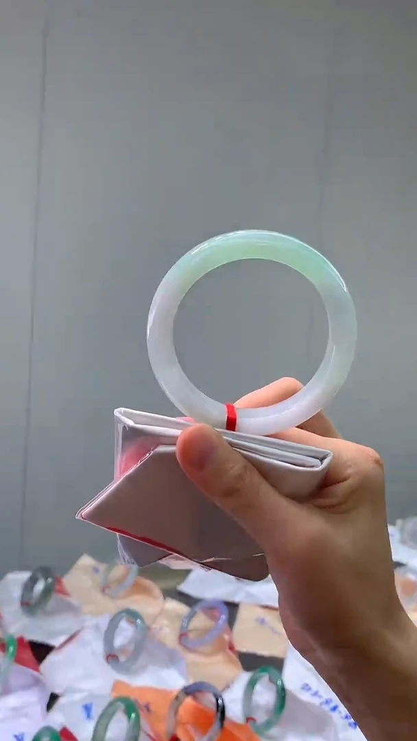 翡翠手镯未镶嵌18-翡翠手镯