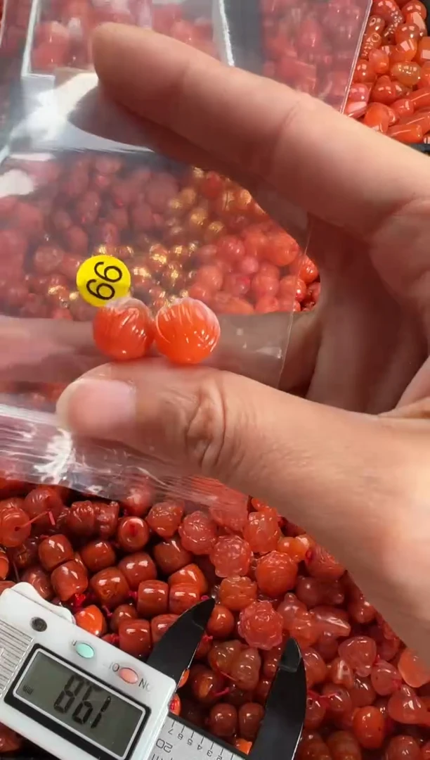 【闪购商品】南红玛瑙颈饰未镶嵌1