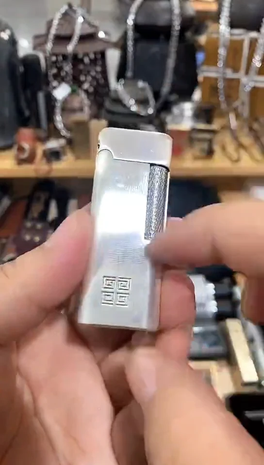 瓷片闪购商品  如图所示