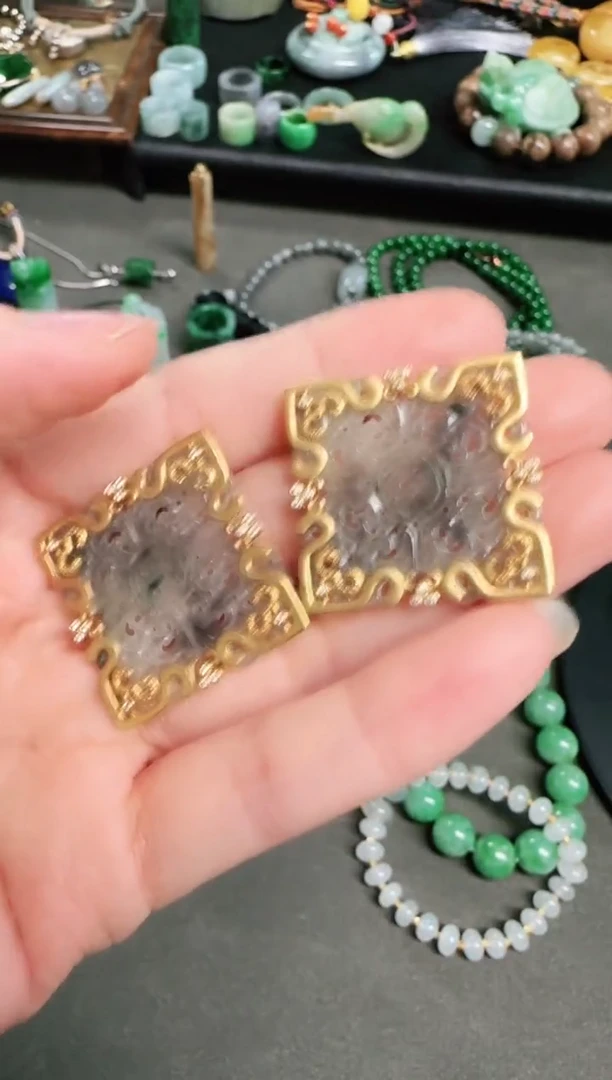 颈饰18K金镶嵌翡翠金*耳饰