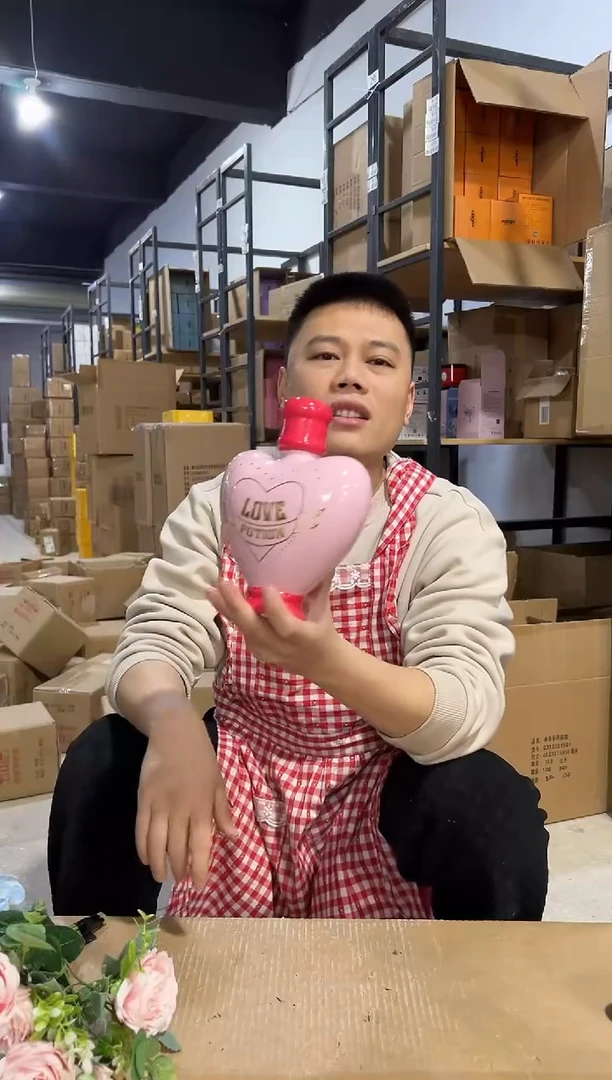 【闪购商品】杯粉色爱心魔法花瓶