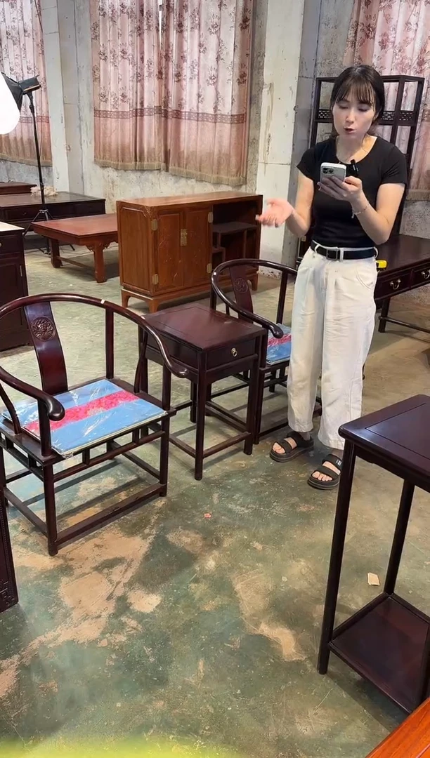 黑酸枝木类成套家具圈椅三件套