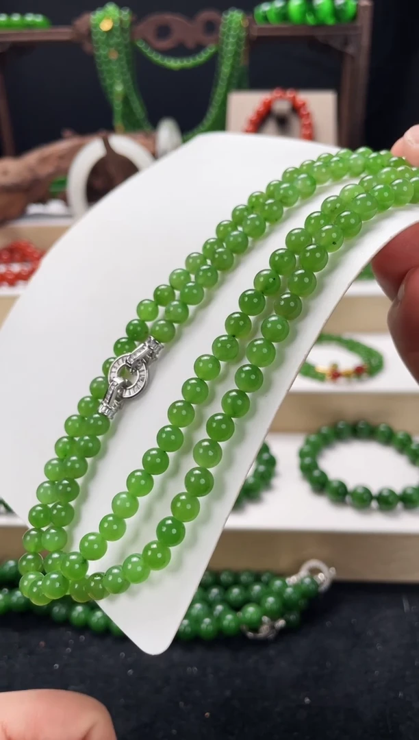 项链未镶嵌和田玉（碧玉）±6mm·苹果绿项链108颗