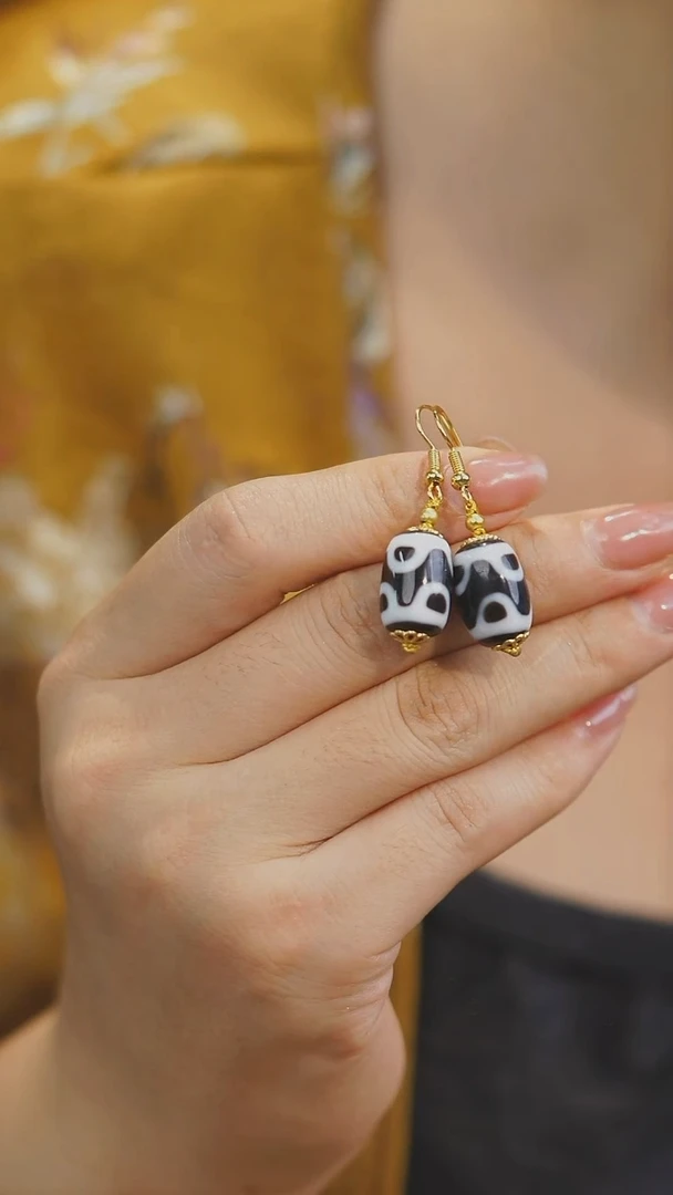 【闪购商品】玛瑙/玉髓耳环未镶嵌多样性发其一