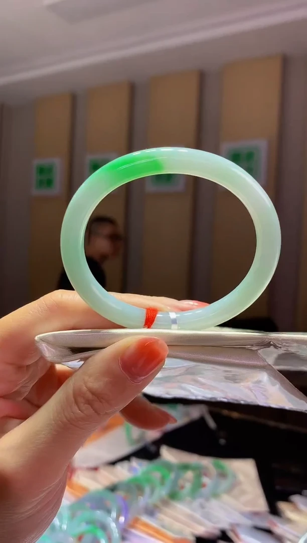 未镶嵌手镯（贵妃镯）翡翠-C180 圈口54