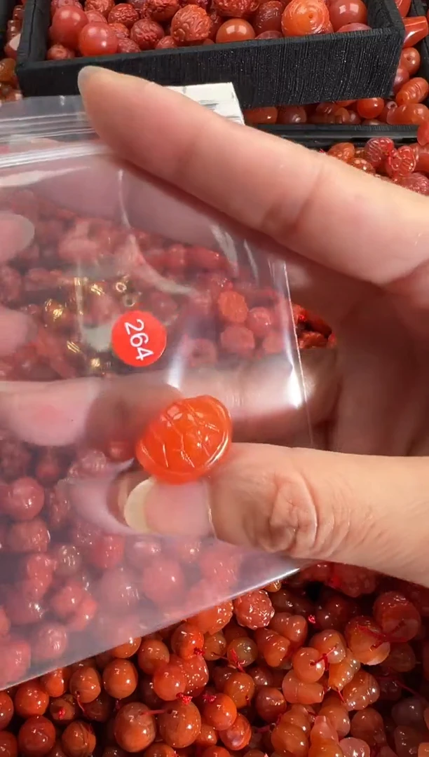 【闪购商品】南红玛瑙颈饰未镶嵌1