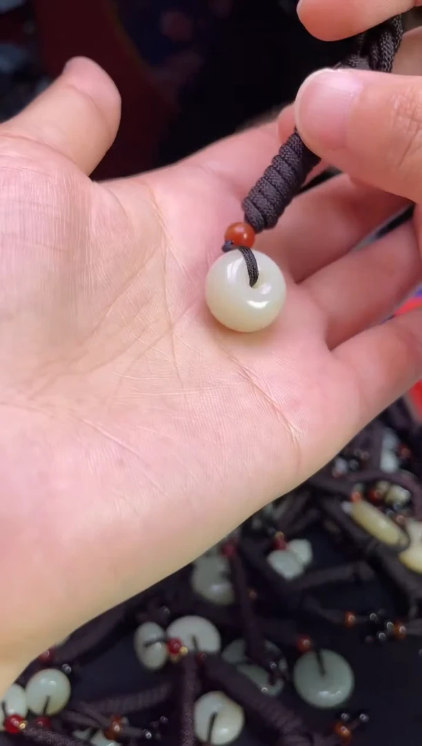 未镶嵌和田玉挂件1