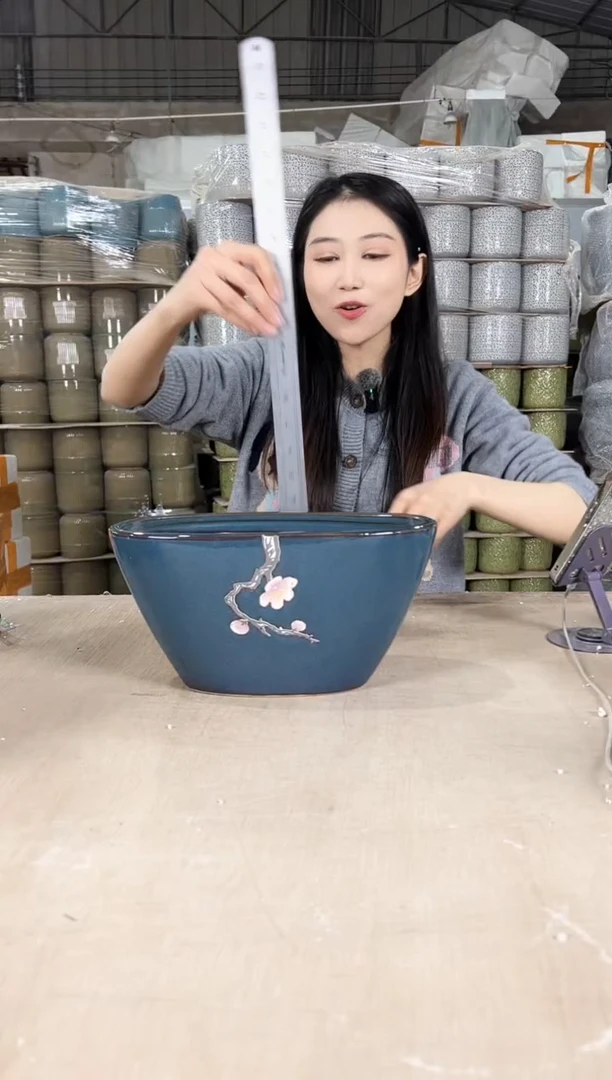 【闪购商品】陶瓷元宝蓝花釉勾花28x15x14