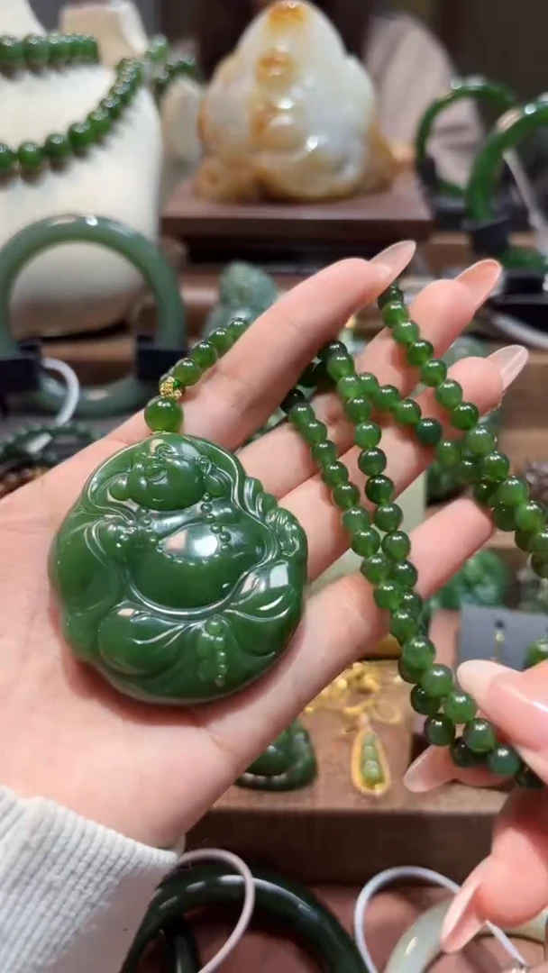 颈饰未镶嵌和田玉（碧玉）1