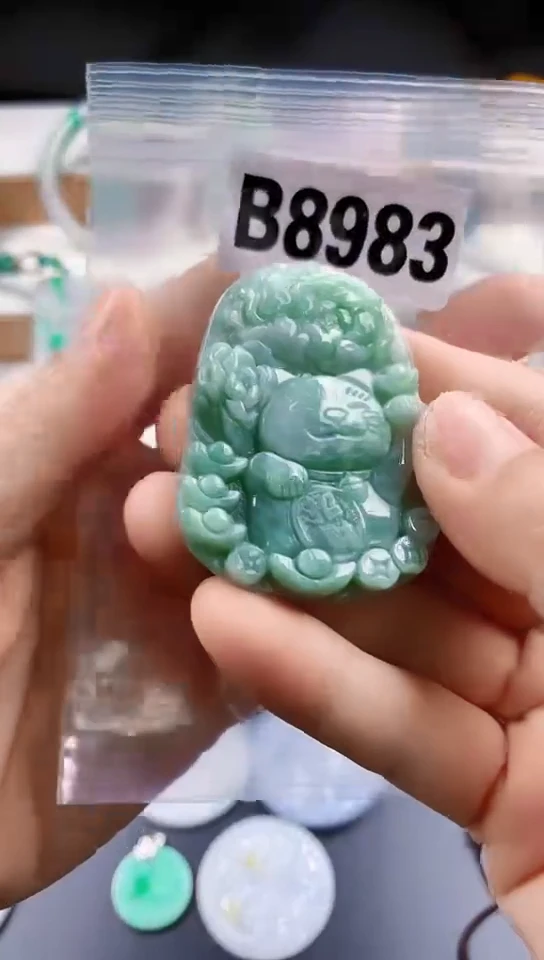 颈饰未镶嵌翡翠天然翡翠吊坠挂件